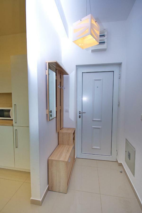 Apartment Dobrota Kotor Bagian luar foto
