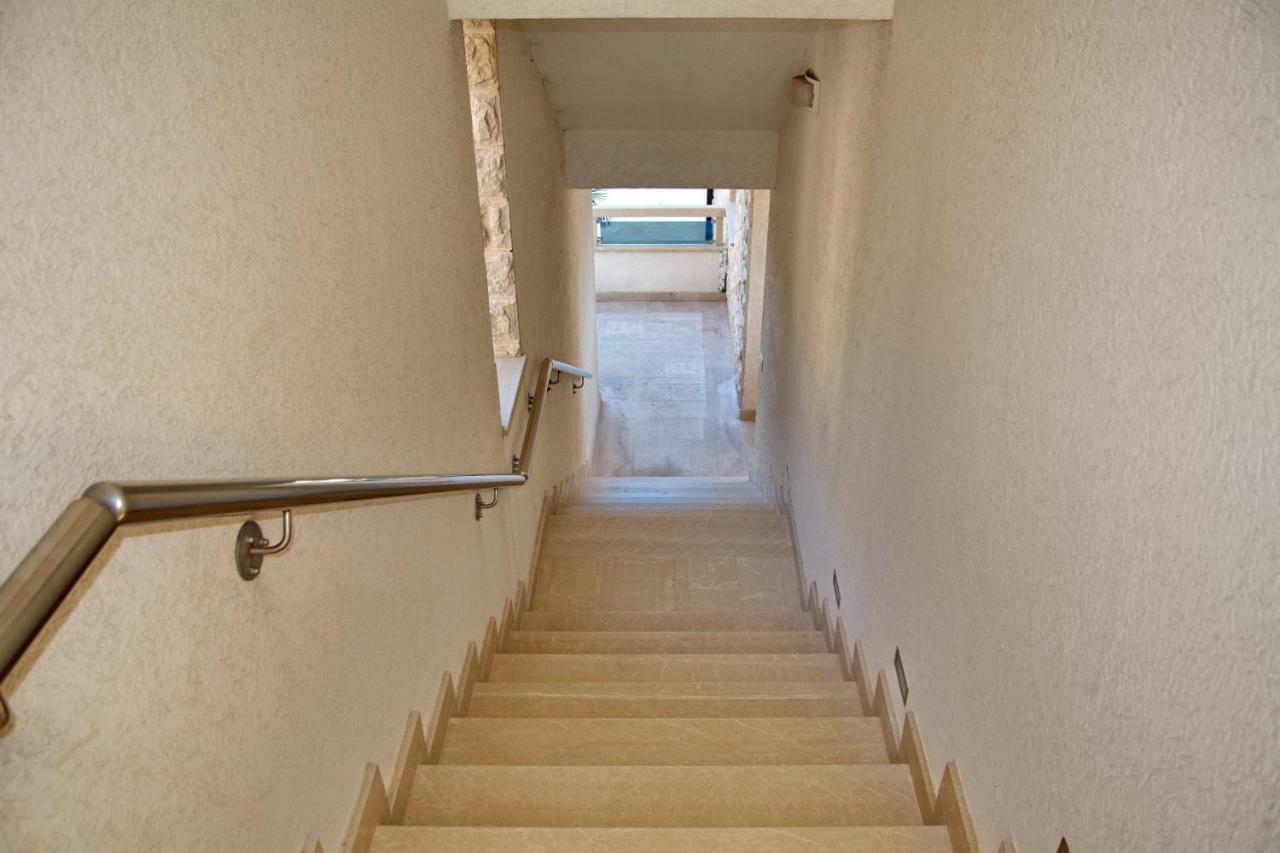 Apartment Dobrota Kotor Bagian luar foto