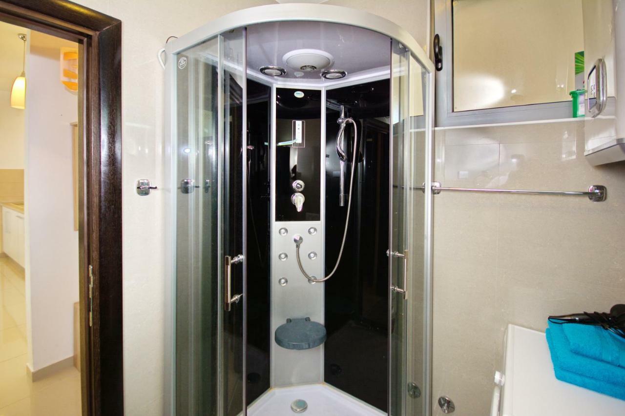 Apartment Dobrota Kotor Bagian luar foto