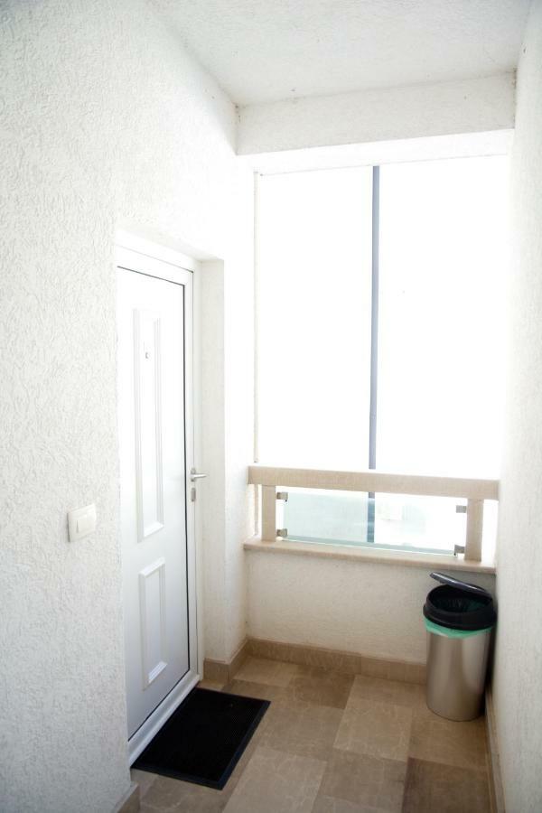 Apartment Dobrota Kotor Bagian luar foto