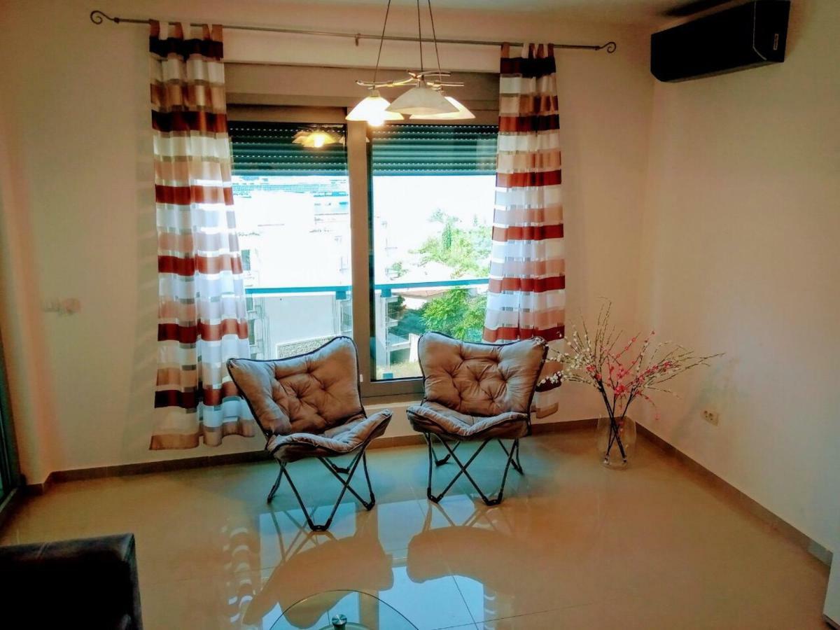 Apartment Dobrota Kotor Bagian luar foto